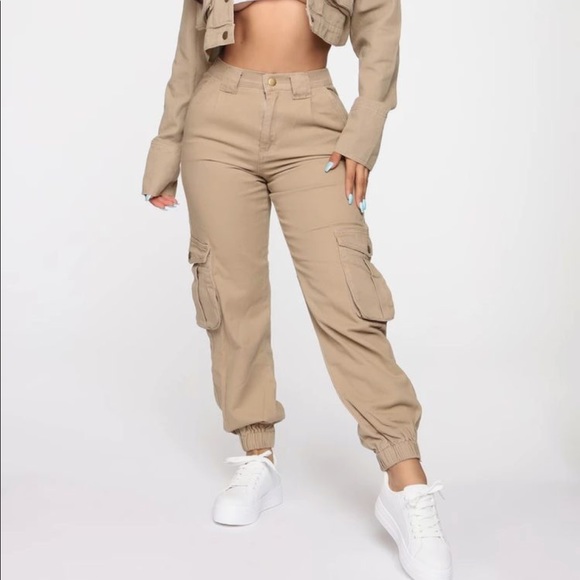Fashion Nova Pants - Khaki cargo pants